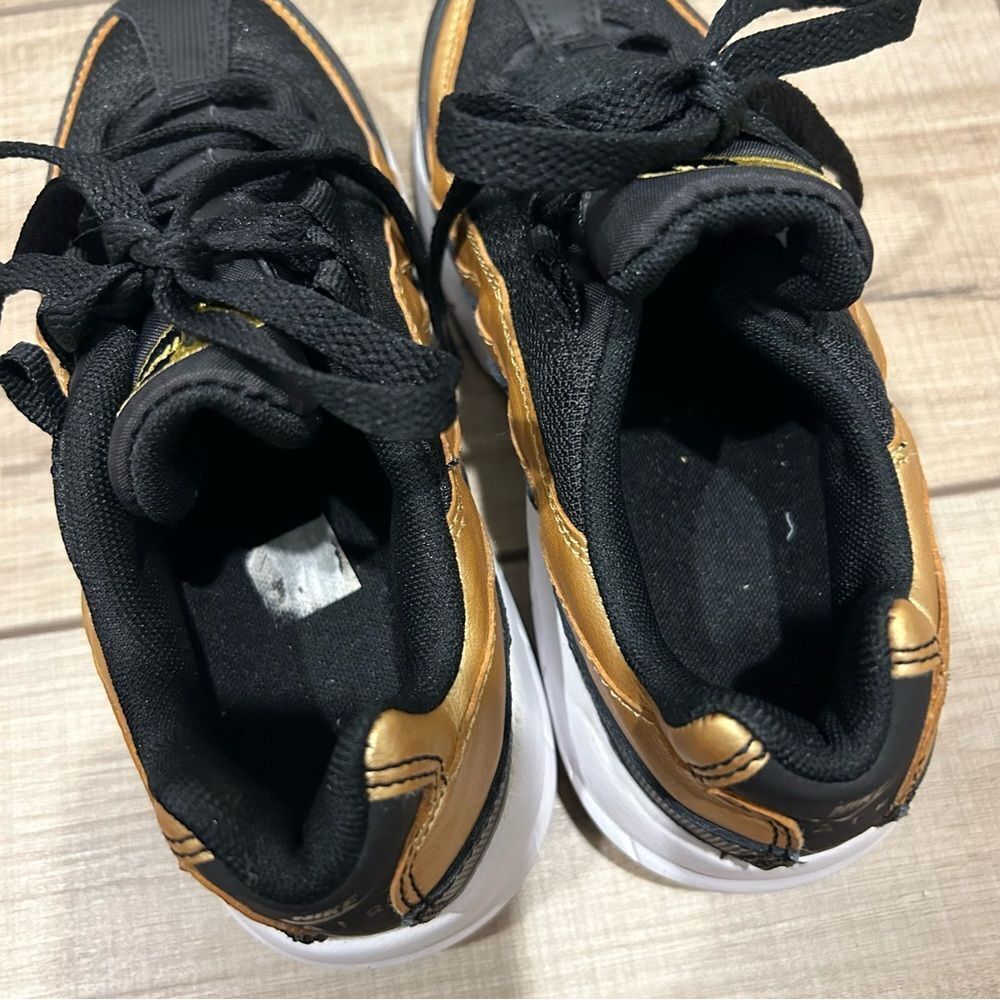 Nike Air Max 95 Youth 1Y Sneaker Shoes Black Metallic Gold 905461-032 - Picture 7 of 11